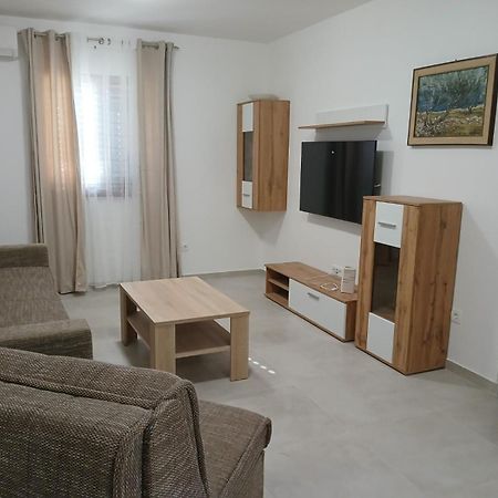 Apartments Njivice Bajcic Eksteriør billede