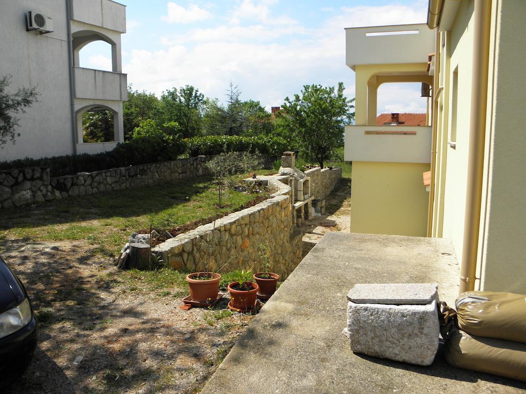 Apartments Njivice Bajcic Eksteriør billede