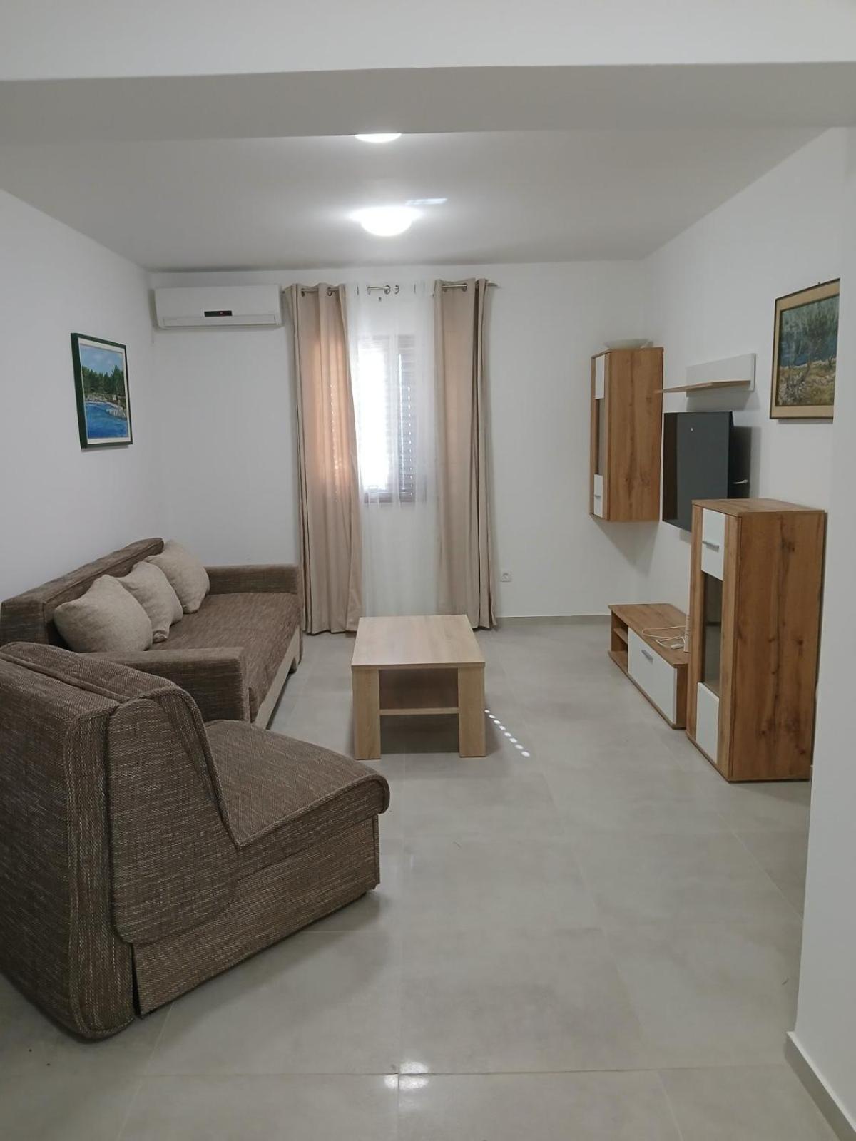 Apartments Njivice Bajcic Eksteriør billede