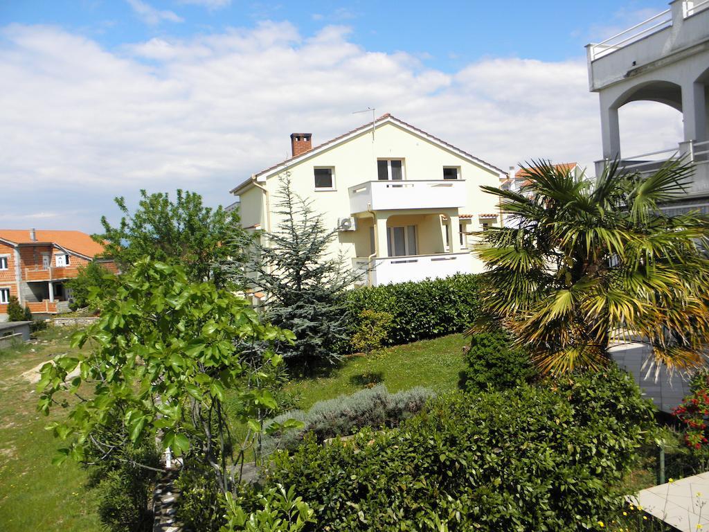 Apartments Njivice Bajcic Eksteriør billede