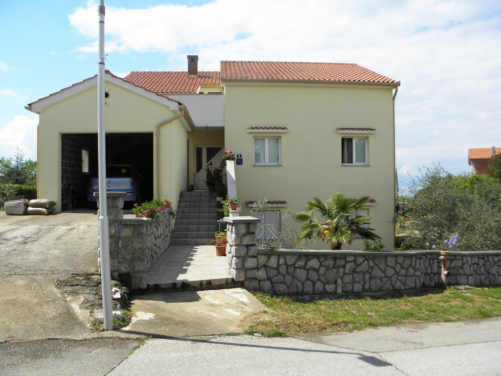 Apartments Njivice Bajcic Eksteriør billede