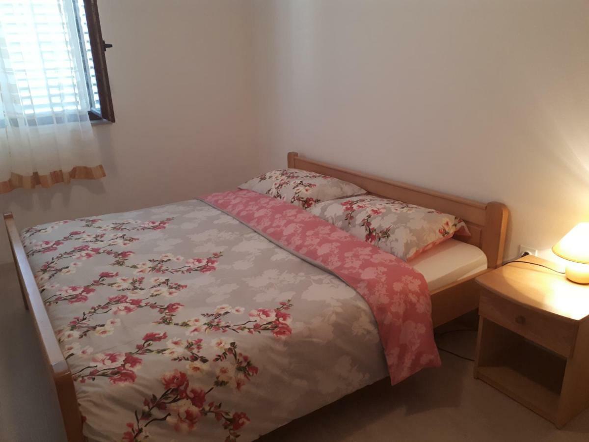 Apartments Njivice Bajcic Eksteriør billede